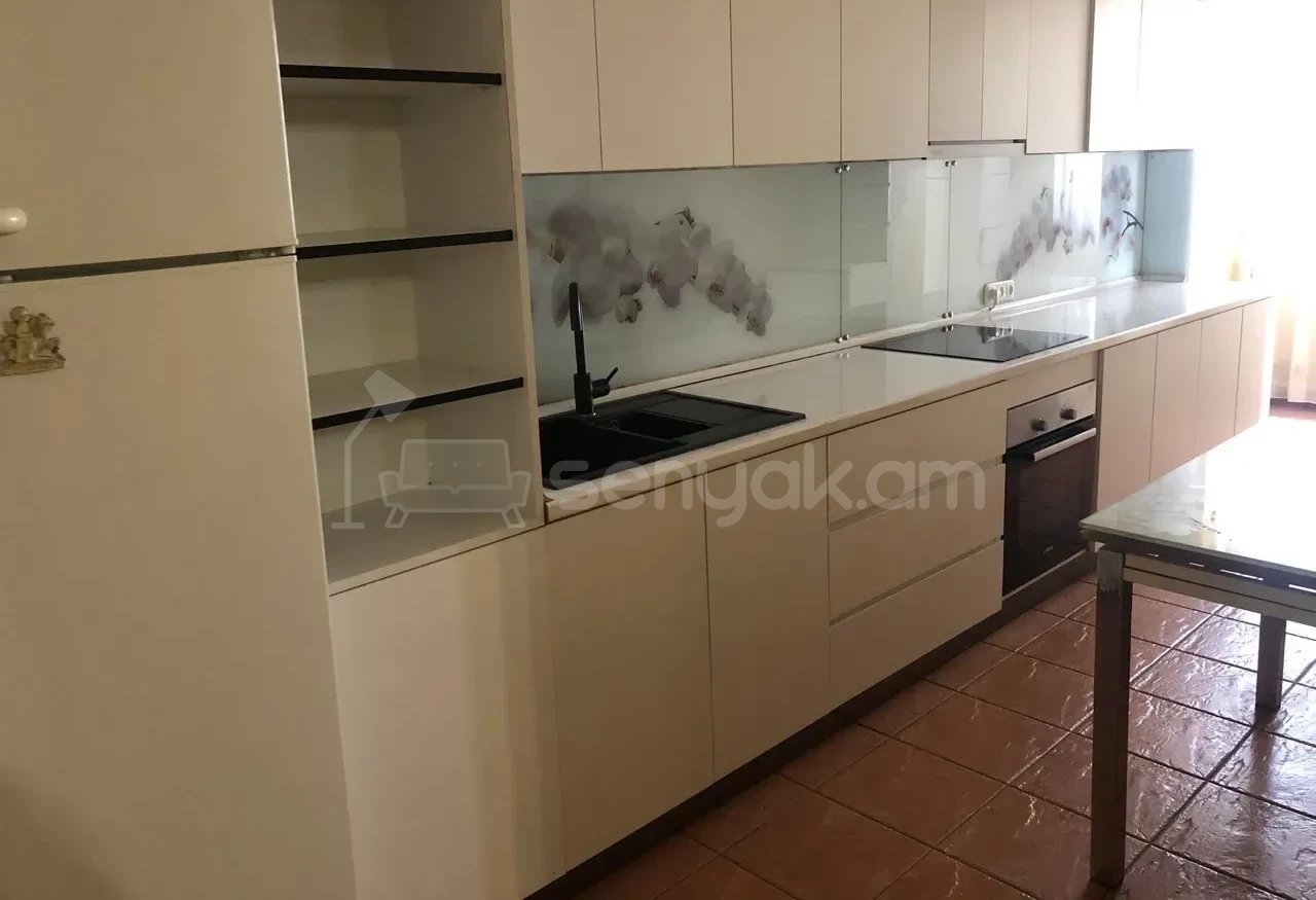 4 Սենյականոց Բնակարան, 100քմ, 4/9 հարկ, Կապիտալ Վերանորոգված, Կահավորված, Արևկող
