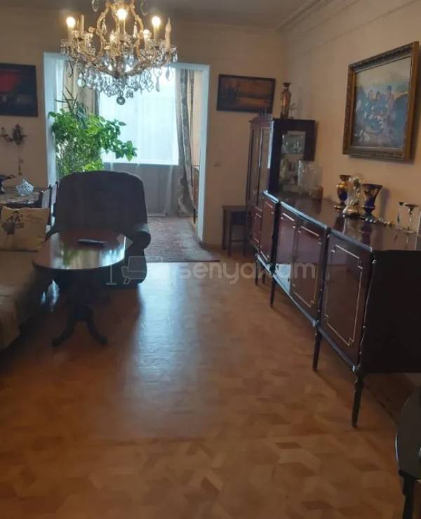 3 Սենյականոց Բնակարան Քարե Շենքում, 74քմ, 3/5 հարկ, Կոսմետիկ Վերանորոգված