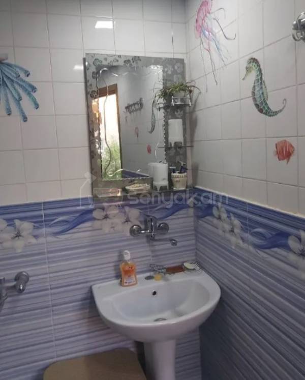 3 Սենյականոց Բնակարան Քարե Շենքում, 74քմ, 3/5 հարկ, Կոսմետիկ Վերանորոգված