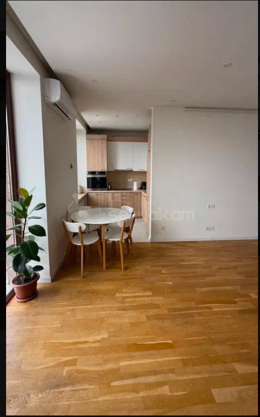 2 Սենյականոց Բնակարան Քարե Շենքում, 60քմ, 5/5 հարկ, Դիզայներական Վերանորոգված, Կահավորված