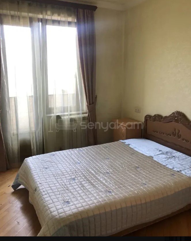 3 Սենյականոց Բնակարան Քարե Շենքում, 80քմ, 4/5 հարկ, Կապիտալ Վերանորոգված, Կահավորված
