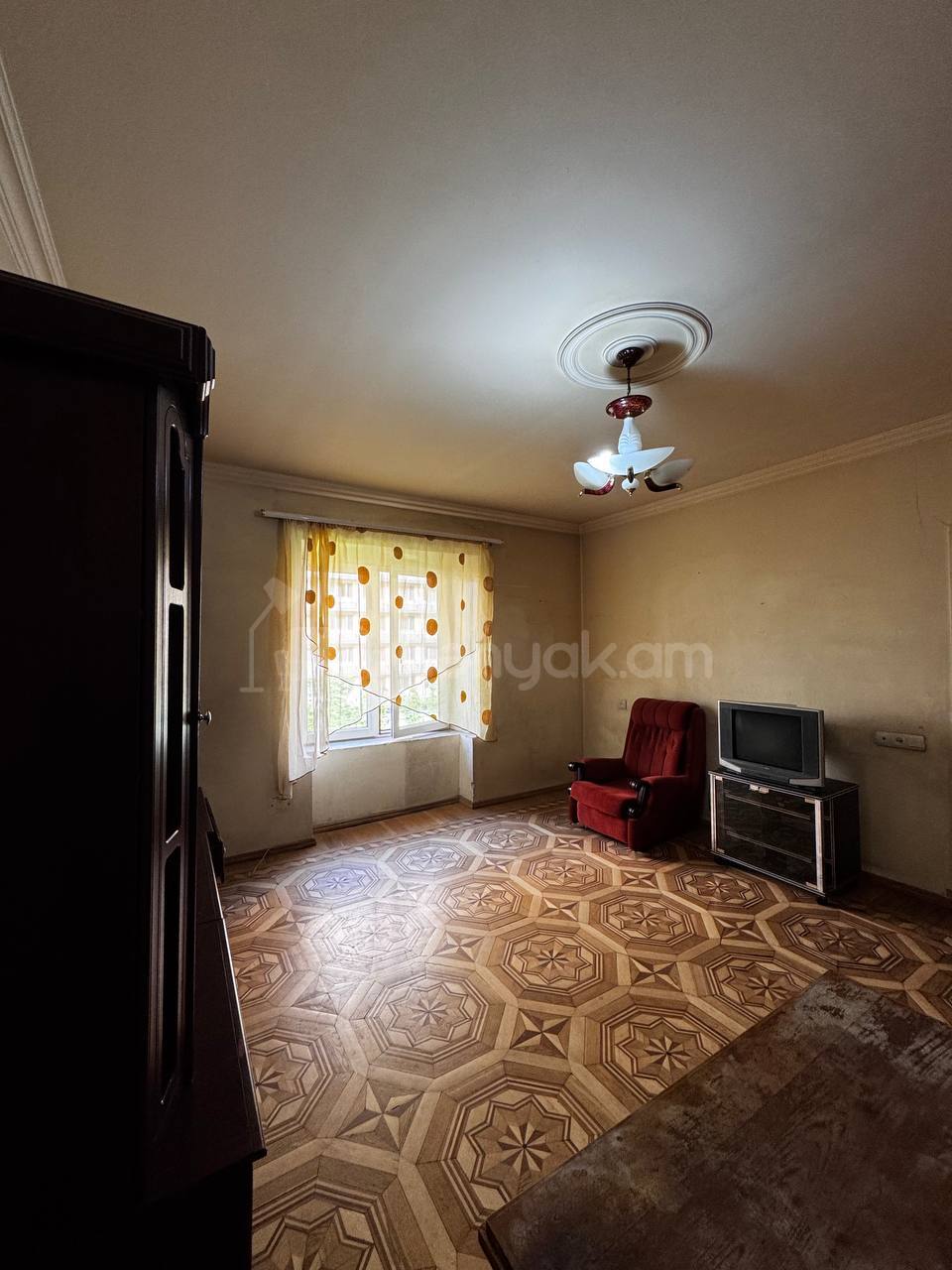 1 Սենյականոց Բնակարան Քարե Շենքում, 40քմ, 6/6 հարկ, Կապիտալ Վերանորոգված, Կահավորված