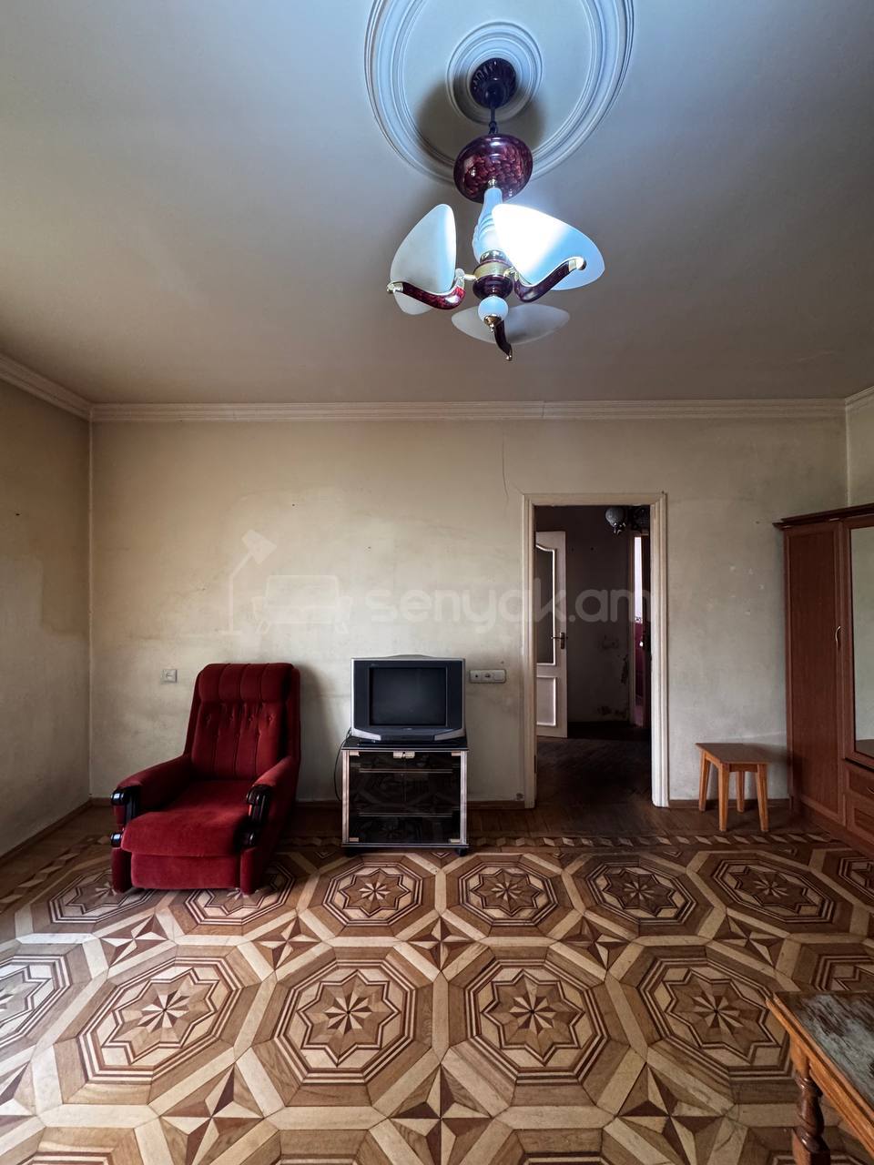 1 Սենյականոց Բնակարան Քարե Շենքում, 40քմ, 6/6 հարկ, Կապիտալ Վերանորոգված, Կահավորված