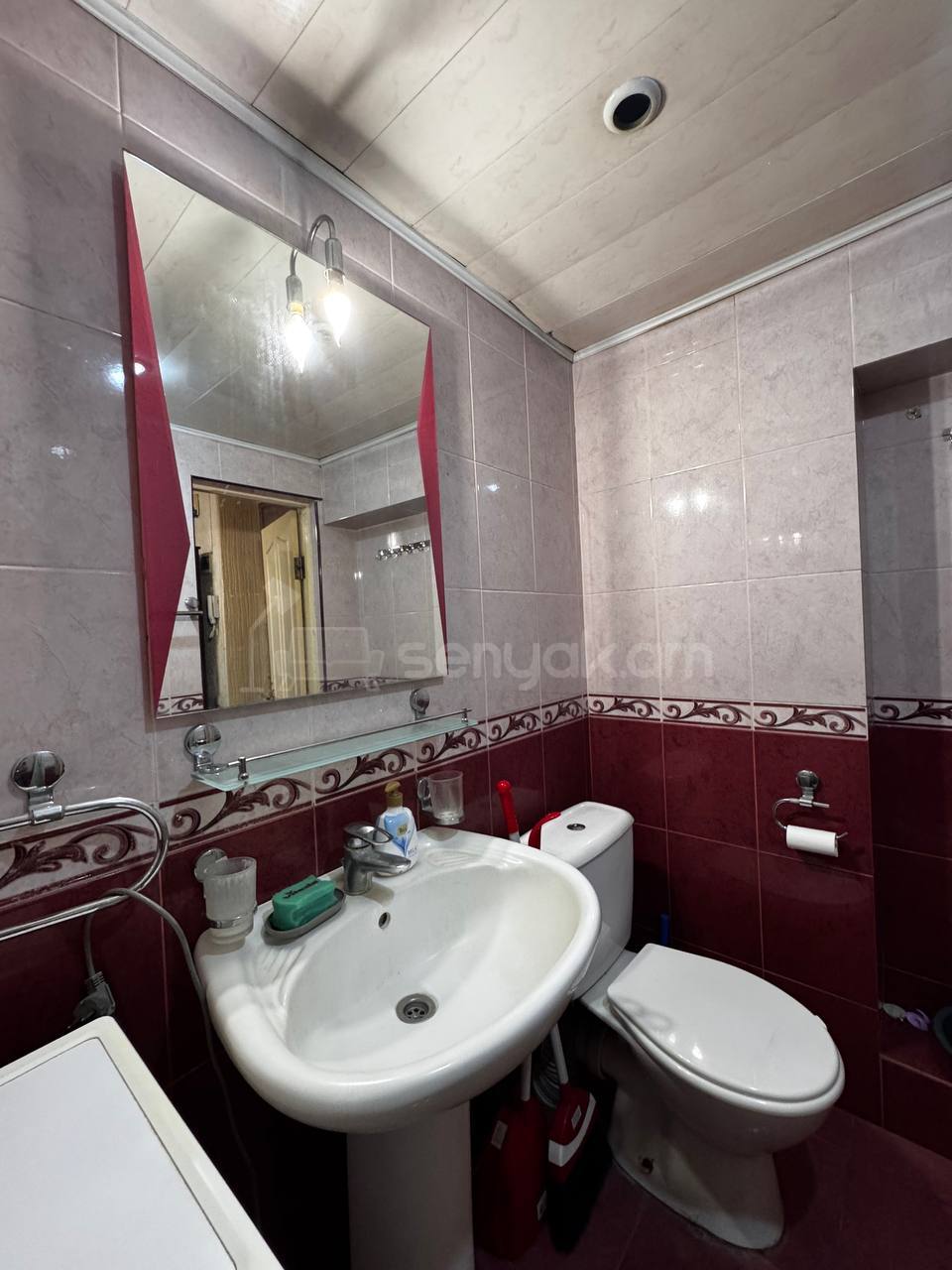 1 Սենյականոց Բնակարան Քարե Շենքում, 40քմ, 6/6 հարկ, Կապիտալ Վերանորոգված, Կահավորված