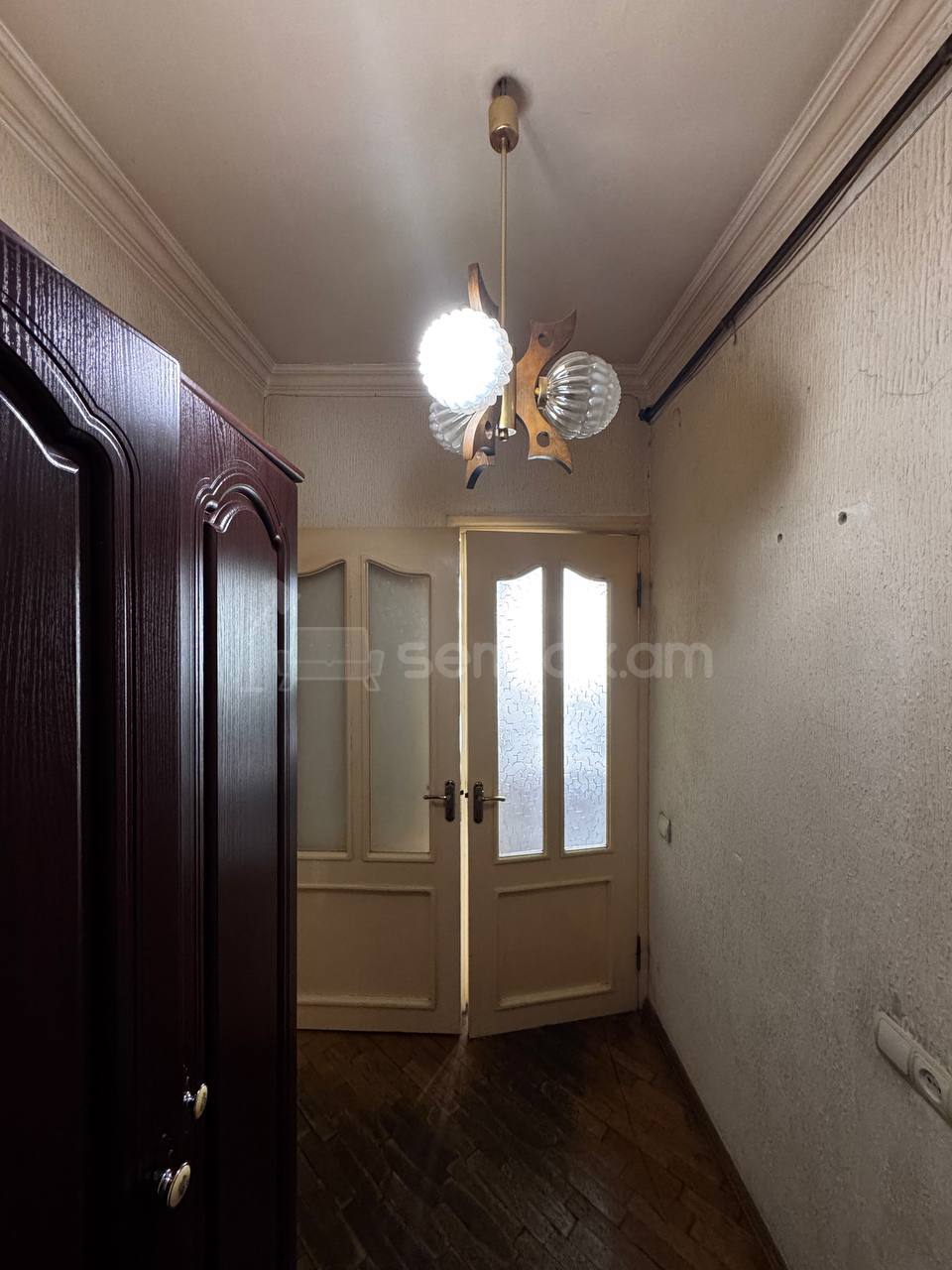 1 Սենյականոց Բնակարան Քարե Շենքում, 40քմ, 6/6 հարկ, Կապիտալ Վերանորոգված, Կահավորված