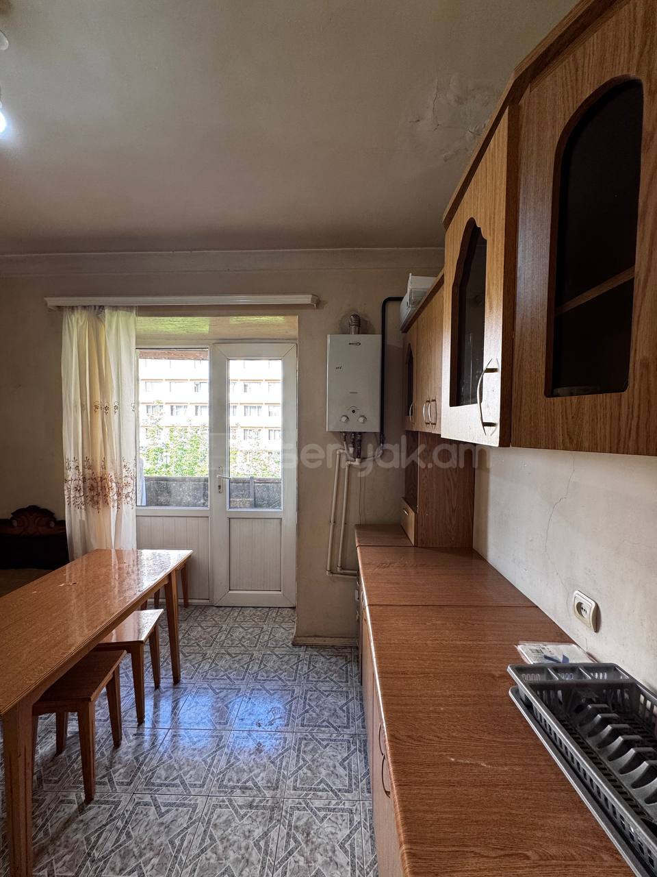 1 Սենյականոց Բնակարան Քարե Շենքում, 40քմ, 6/6 հարկ, Կապիտալ Վերանորոգված, Կահավորված