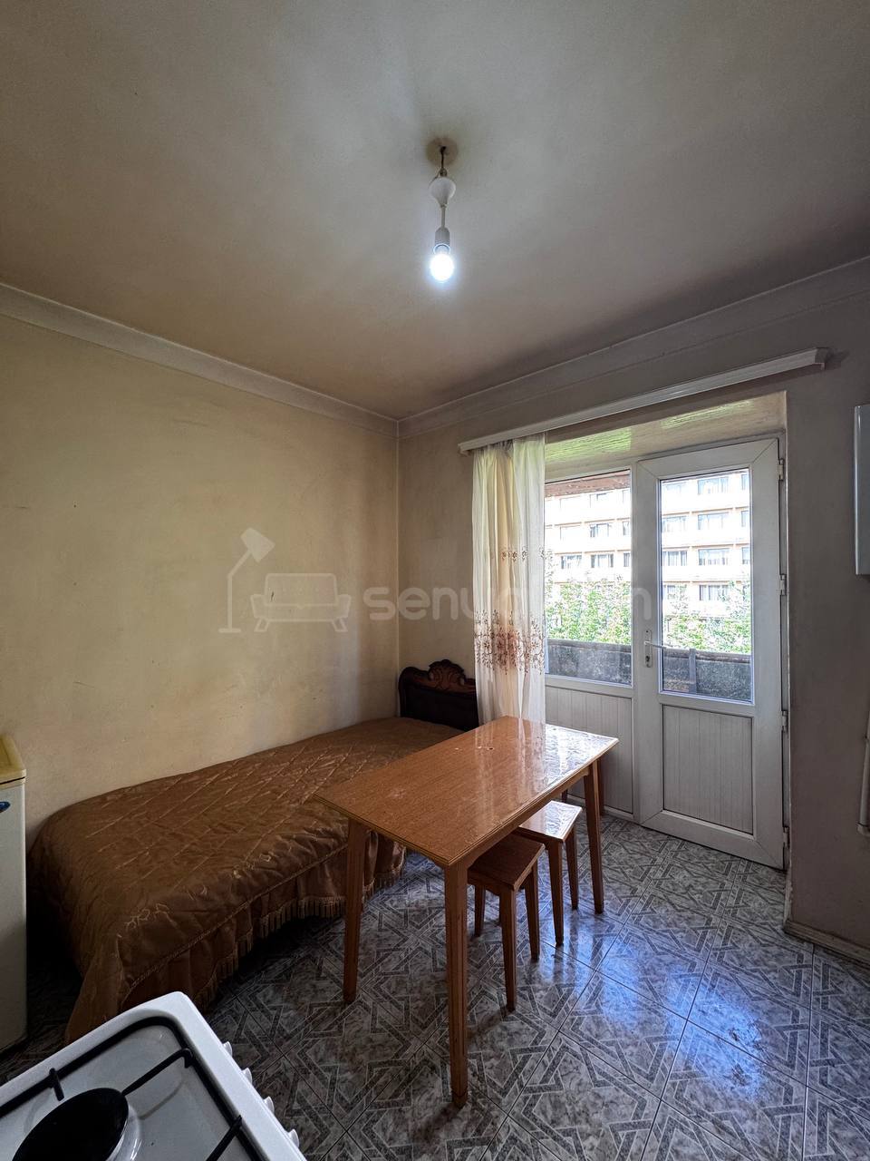 1 Սենյականոց Բնակարան Քարե Շենքում, 40քմ, 6/6 հարկ, Կապիտալ Վերանորոգված, Կահավորված