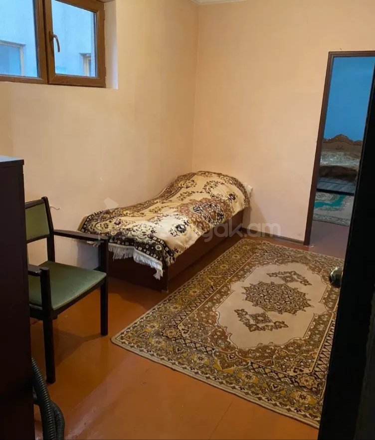 4 Սենյականոց Բնակարան Քարե Շենքում, 78քմ, 1/1 հարկ, Կապիտալ Վերանորոգված, Կահավորված, Արևկող