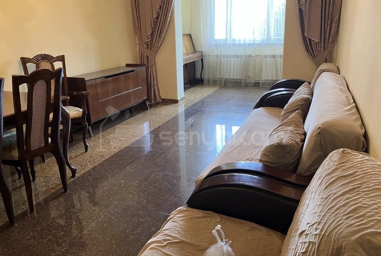 3 Սենյականոց Բնակարան Քարե Շենքում, 78քմ, 3/5 հարկ, Նորմալ Վիճակում, Կահավորված
