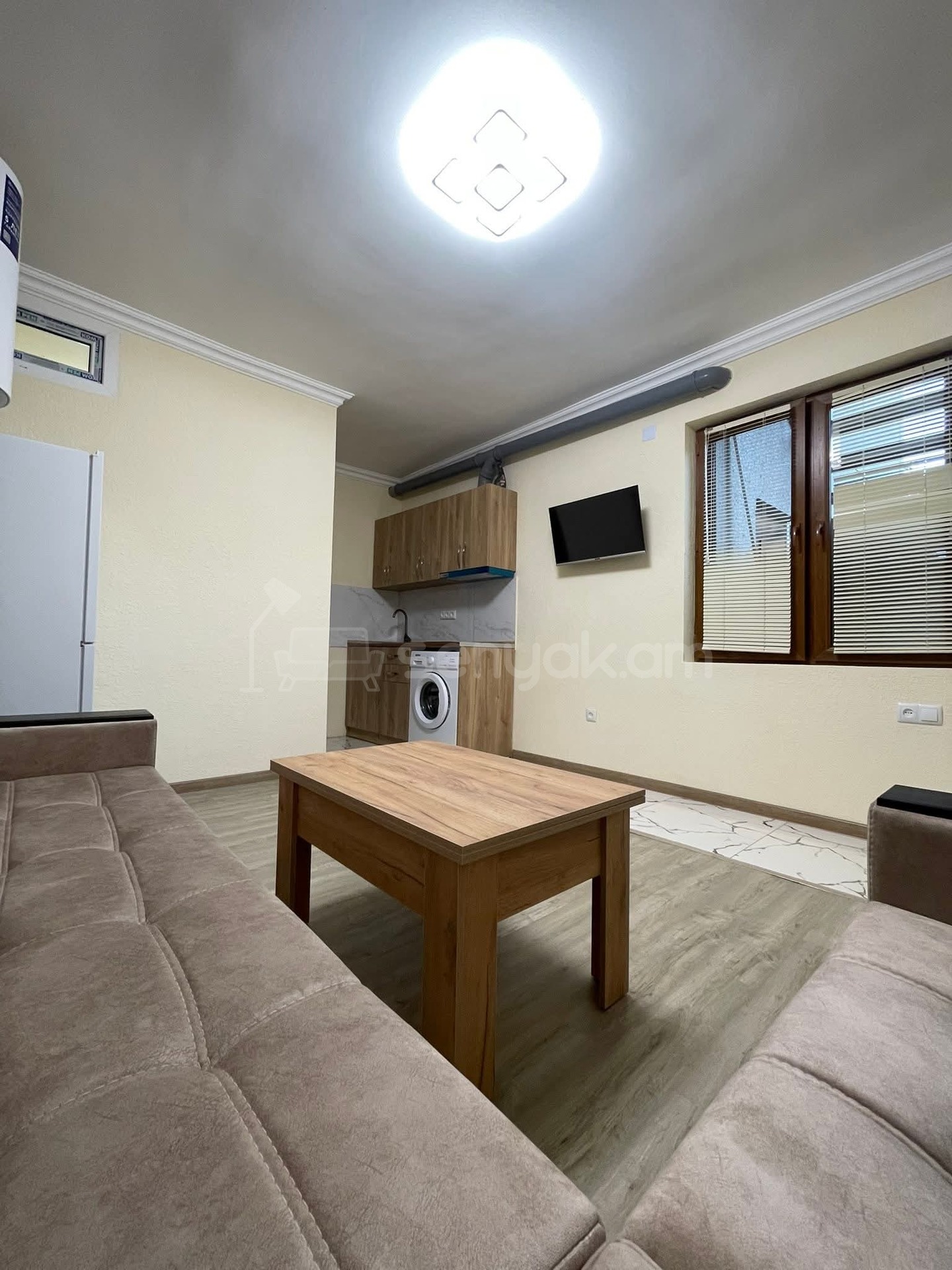 2 Սենյականոց Բնակարան Քարե Շենքում, 52քմ, 2/4 հարկ, Կապիտալ Վերանորոգված, Կահավորված, Արևկող
