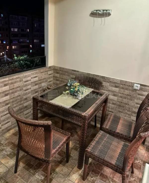 4 Սենյականոց Բնակարան, 81քմ, 6/9 հարկ, Դիզայներական Վերանորոգված, Կահավորված, Արևկող