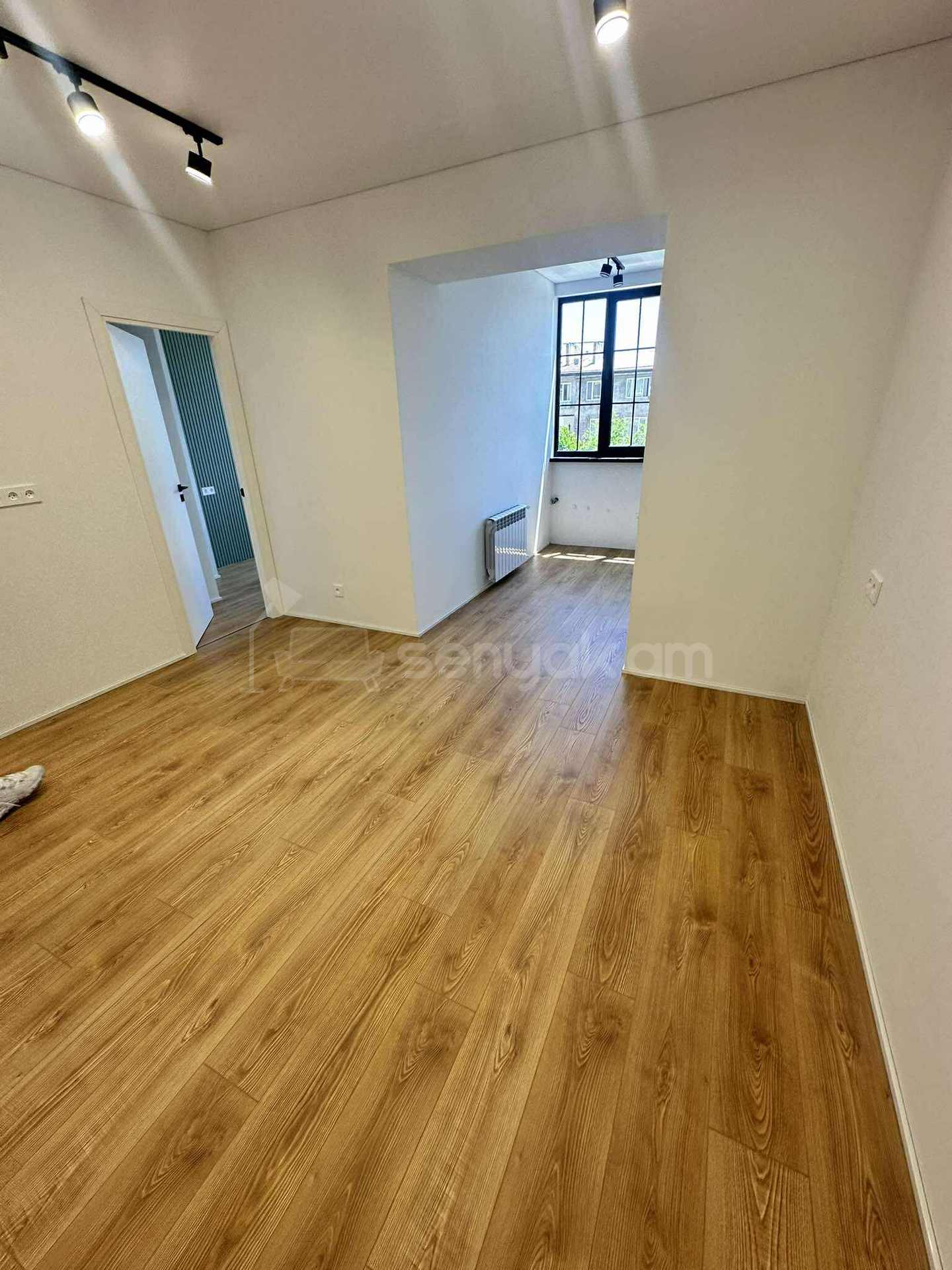 2 Սենյականոց Բնակարան Քարե Շենքում, 69քմ, 2/5 հարկ, Դիզայներական Վերանորոգված