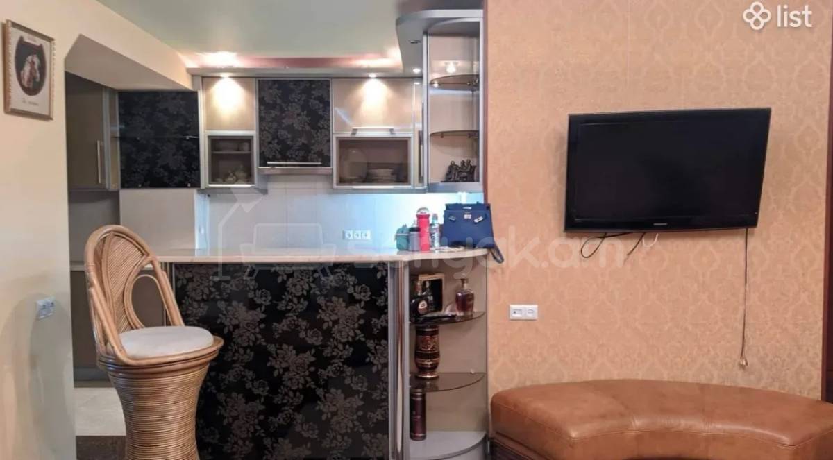 3 Սենյականոց Բնակարան Քարե Շենքում, 86քմ, 5/5 հարկ, Դիզայներական Վերանորոգված, Կահավորված, Արևկող