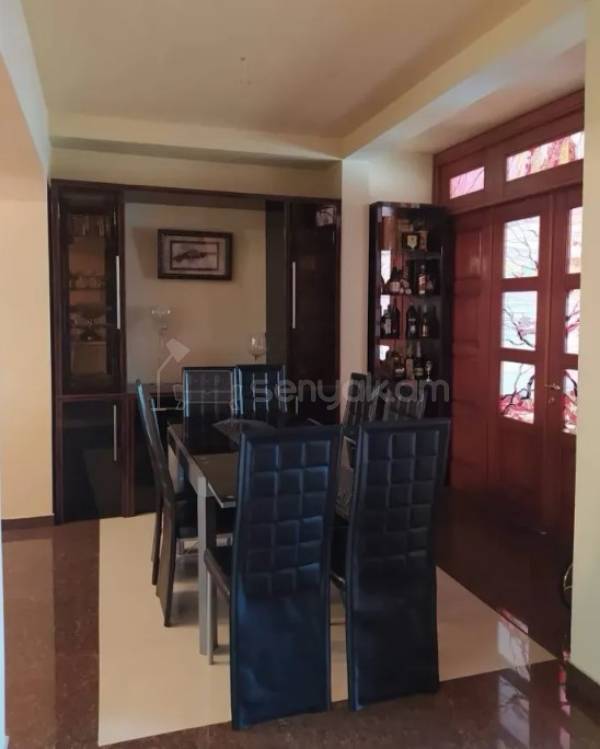 3 Սենյականոց Բնակարան Քարե Շենքում, 86քմ, 5/5 հարկ, Դիզայներական Վերանորոգված, Կահավորված, Արևկող