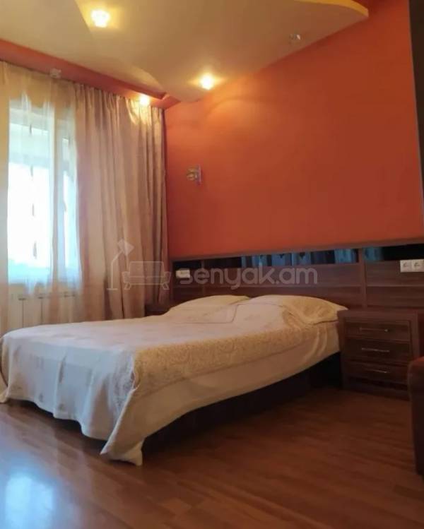 3 Սենյականոց Բնակարան Քարե Շենքում, 86քմ, 5/5 հարկ, Դիզայներական Վերանորոգված, Կահավորված, Արևկող
