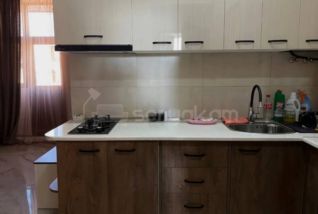 2 Սենյականոց Բնակարան Քարե Շենքում, 35քմ, 5/5 հարկ, Դիզայներական Վերանորոգված, Կահավորված, Արևկող