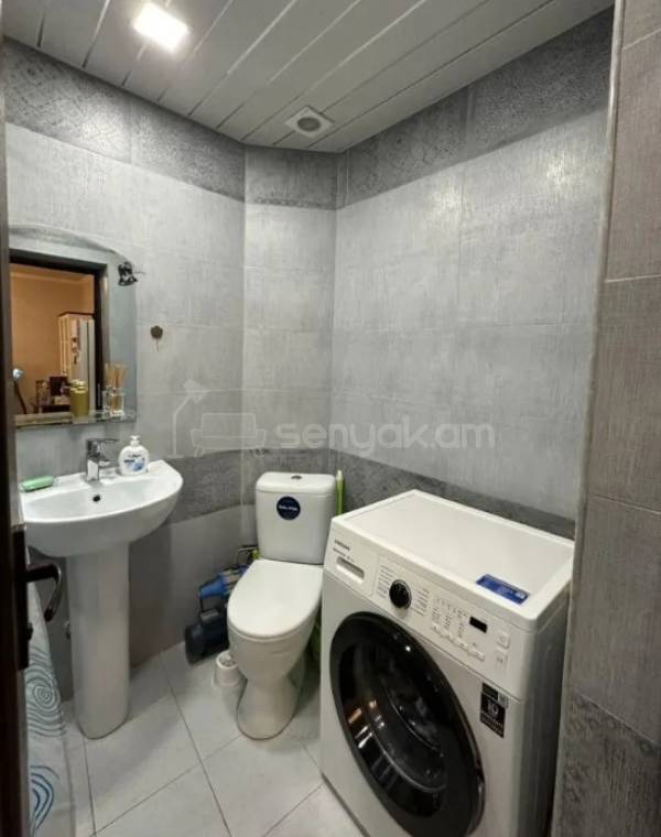 2 Սենյականոց Բնակարան Քարե Շենքում, 35քմ, 5/5 հարկ, Դիզայներական Վերանորոգված, Կահավորված, Արևկող