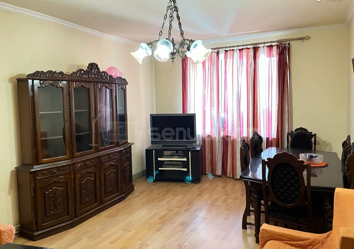 4 Սենյականոց Բնակարան, 85քմ, 5/9 հարկ, Նորմալ Վիճակում