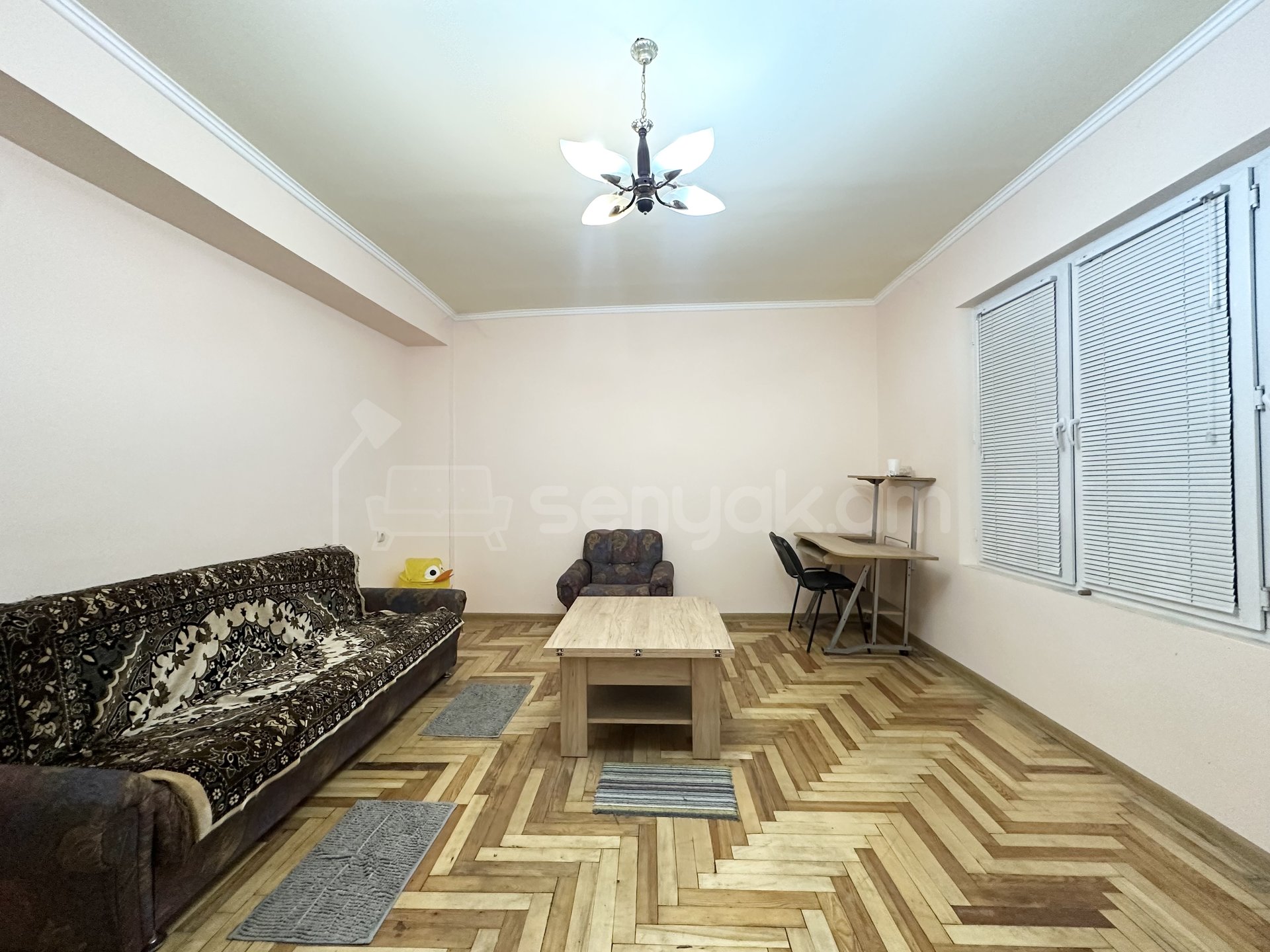 4 Սենյականոց Բնակարան, 95քմ, 6/9 հարկ, Կապիտալ Վերանորոգված, Կահավորված, Արևկող