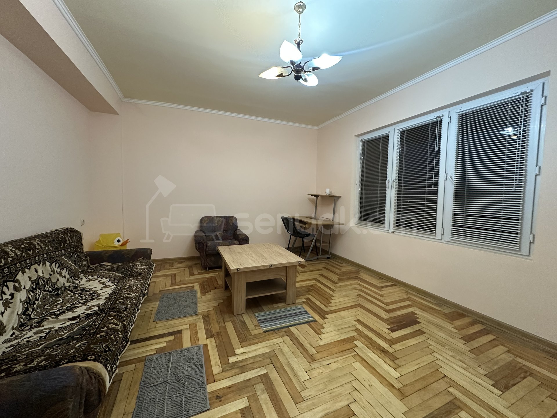 4 Սենյականոց Բնակարան, 95քմ, 6/9 հարկ, Կապիտալ Վերանորոգված, Կահավորված, Արևկող