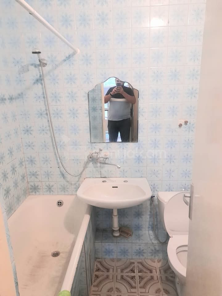 2 Սենյականոց Բնակարան Քարե Շենքում, 55քմ, 5/5 հարկ, Նորմալ Վիճակում, Կահավորված, Արևկող