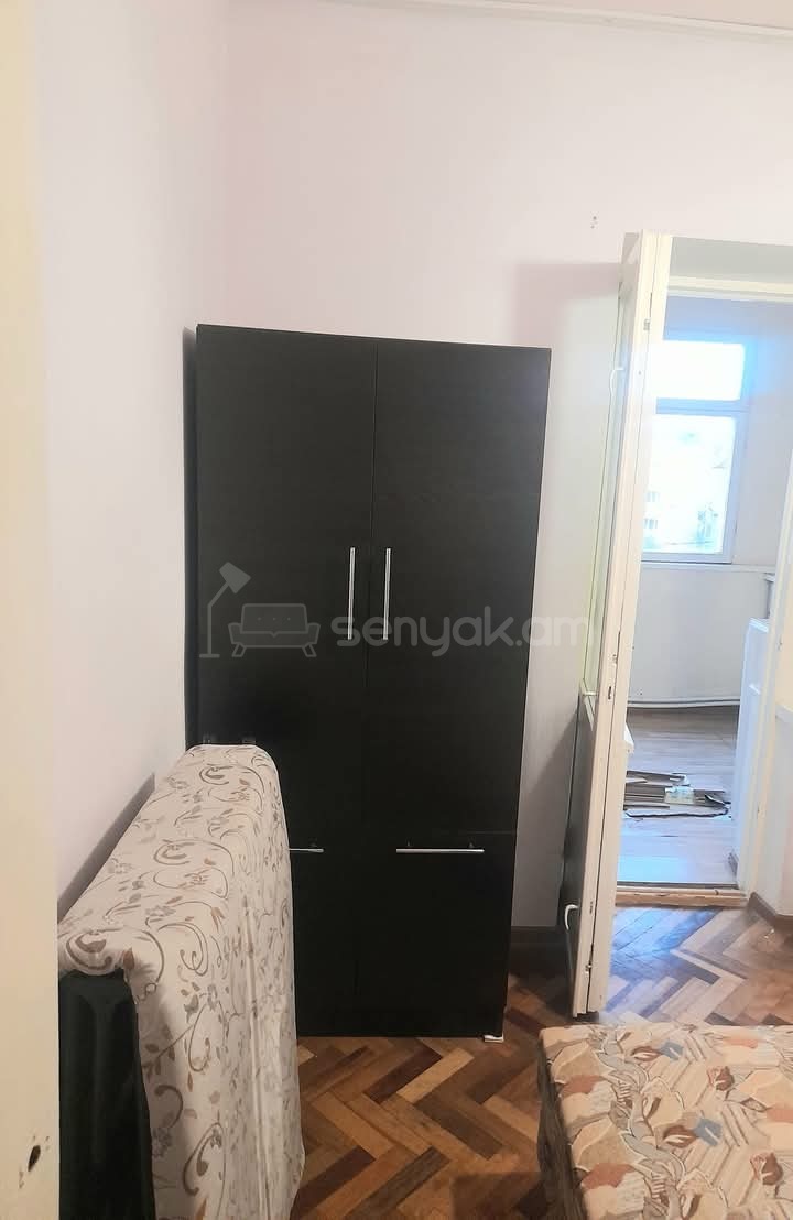 2 Սենյականոց Բնակարան Քարե Շենքում, 55քմ, 5/5 հարկ, Նորմալ Վիճակում, Կահավորված, Արևկող