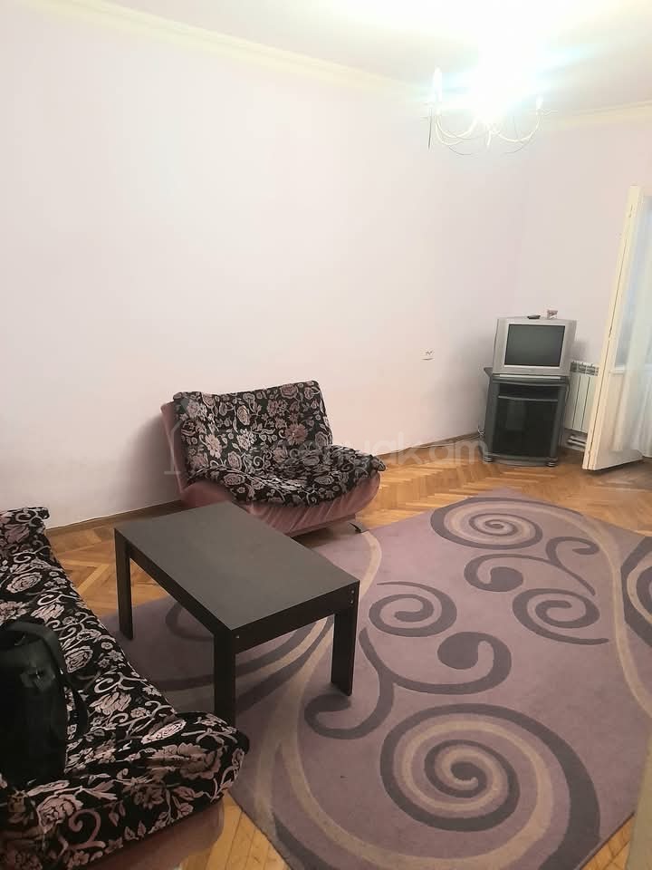 2 Սենյականոց Բնակարան Քարե Շենքում, 55քմ, 5/5 հարկ, Նորմալ Վիճակում, Կահավորված, Արևկող
