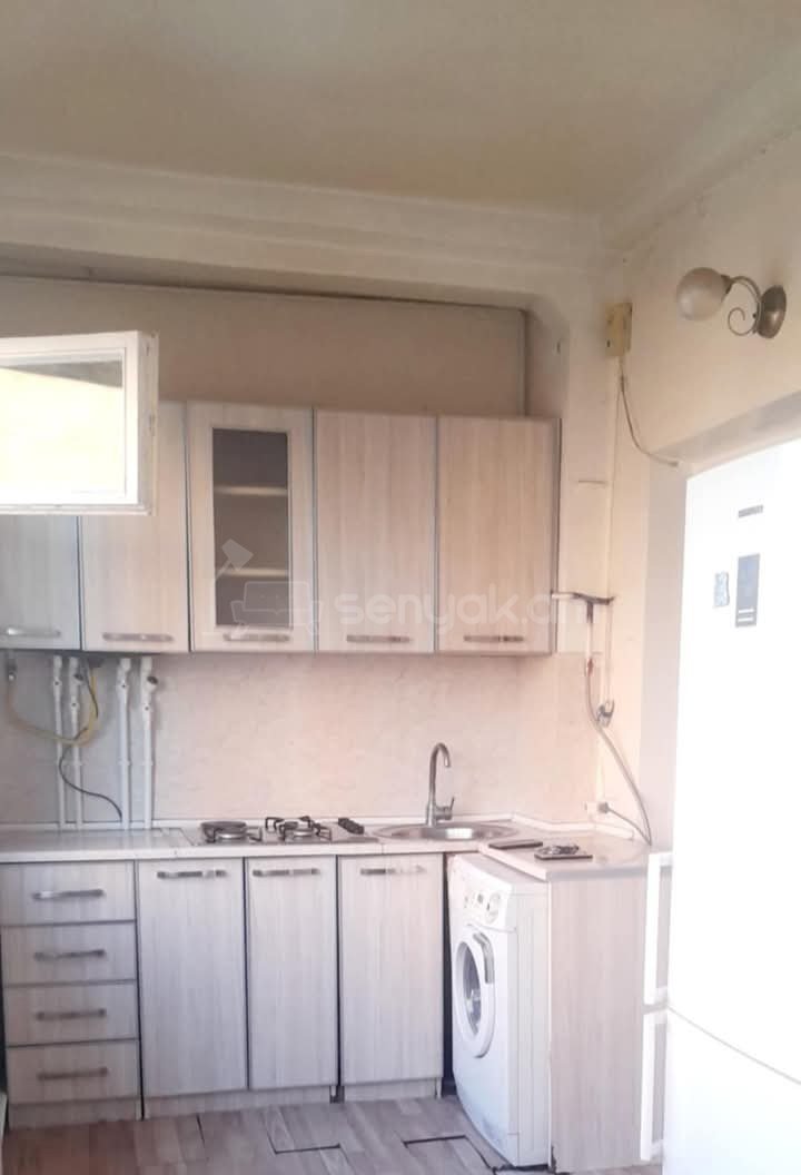 2 Սենյականոց Բնակարան Քարե Շենքում, 55քմ, 5/5 հարկ, Նորմալ Վիճակում, Կահավորված, Արևկող