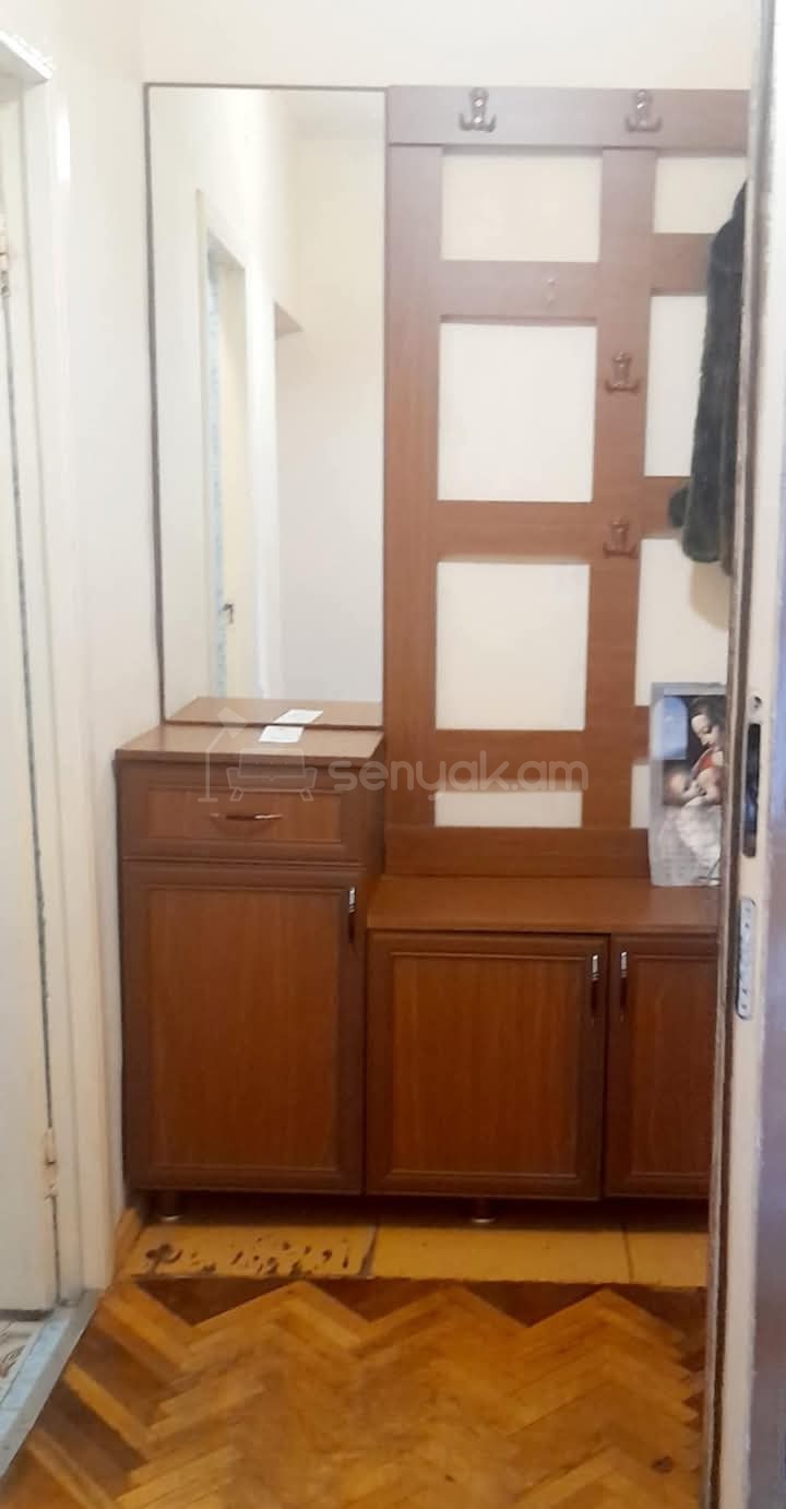 2 Սենյականոց Բնակարան Քարե Շենքում, 55քմ, 5/5 հարկ, Նորմալ Վիճակում, Կահավորված, Արևկող
