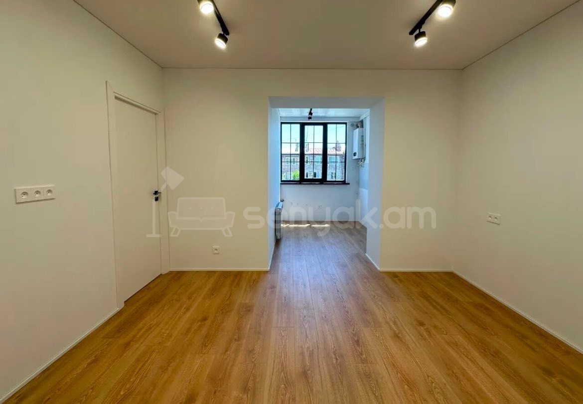 2 Սենյականոց Բնակարան Քարե Շենքում, 36քմ, 2/5 հարկ, Դիզայներական Վերանորոգված