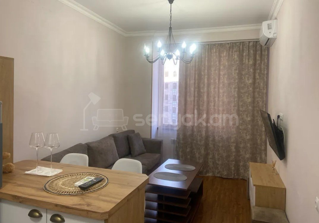 3 Սենյականոց Բնակարան Քարե Շենքում, 57քմ, 7/10 հարկ, Կապիտալ Վերանորոգված, Կահավորված, Արևկող