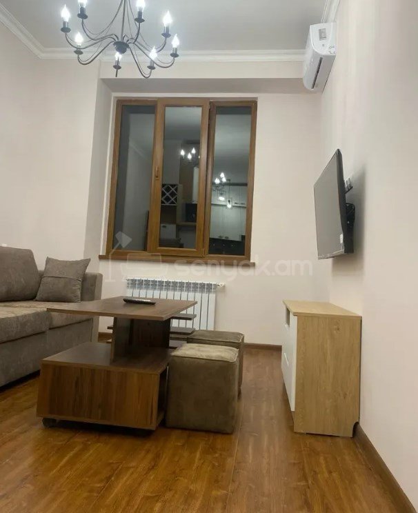 3 Սենյականոց Բնակարան Քարե Շենքում, 57քմ, 7/10 հարկ, Կապիտալ Վերանորոգված, Կահավորված, Արևկող