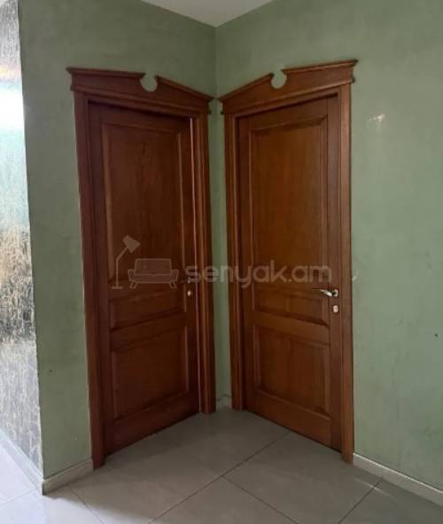 4 Սենյականոց Բնակարան Քարե Շենքում, 158քմ, 2/5 հարկ, Կապիտալ Վերանորոգված