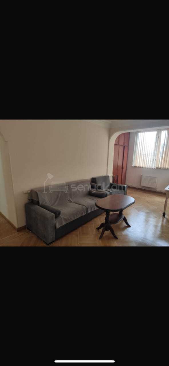 1 Սենյականոց Բնակարան Քարե Շենքում, 45քմ, 2/5 հարկ, Նորմալ Վիճակում, Կահավորված