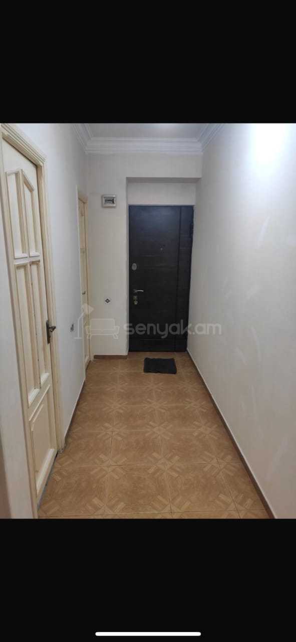 1 Սենյականոց Բնակարան Քարե Շենքում, 45քմ, 2/5 հարկ, Նորմալ Վիճակում, Կահավորված