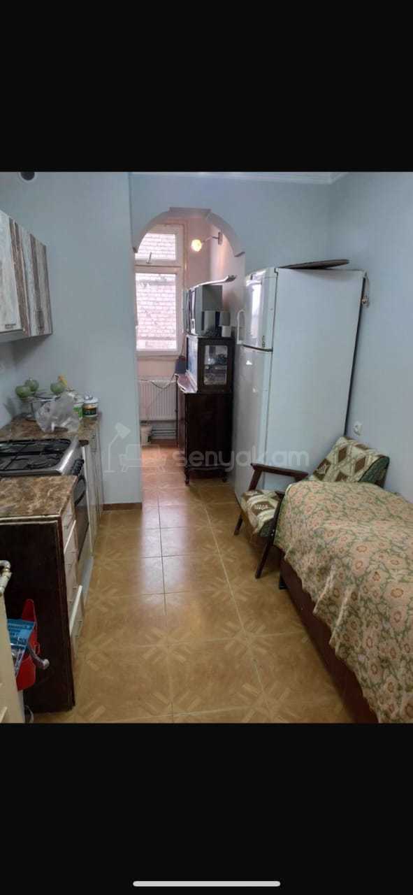 1 Սենյականոց Բնակարան Քարե Շենքում, 45քմ, 2/5 հարկ, Նորմալ Վիճակում, Կահավորված