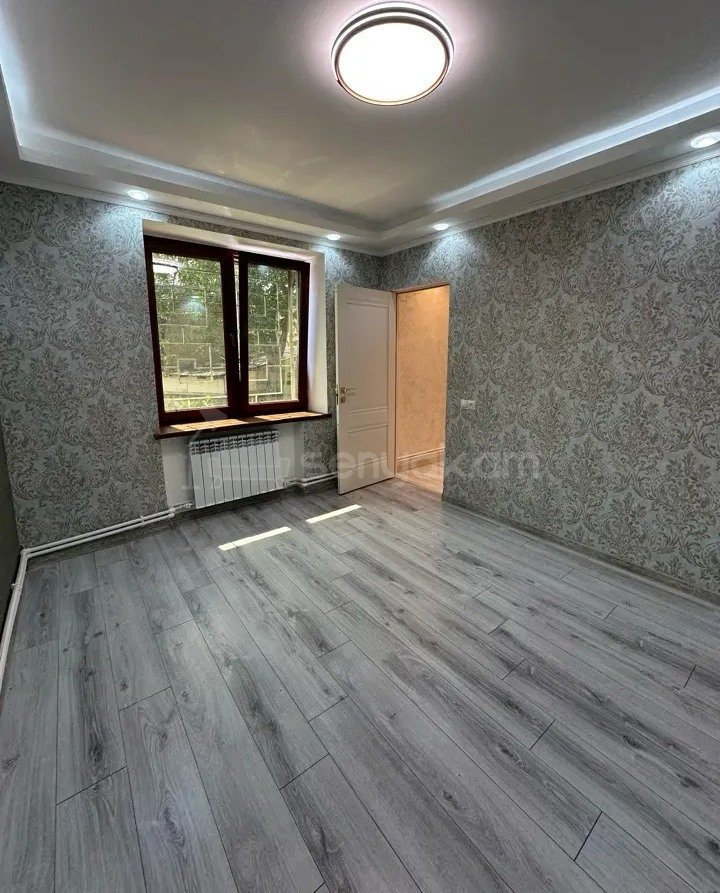 2 Սենյականոց Բնակարան Քարե Շենքում, 57քմ, 2/5 հարկ, Կապիտալ Վերանորոգված