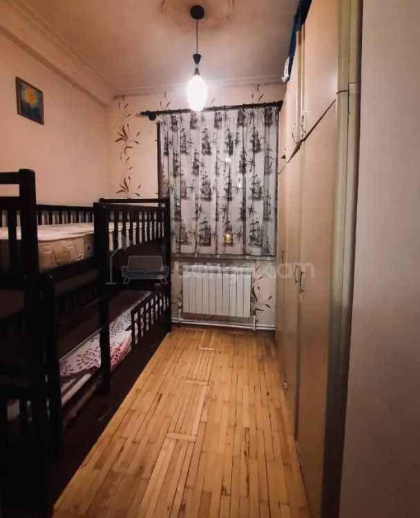 3 Սենյականոց Բնակարան Քարե Շենքում, 74քմ, 4/4 հարկ, Կապիտալ Վերանորոգված, Կահավորված, Արևկող