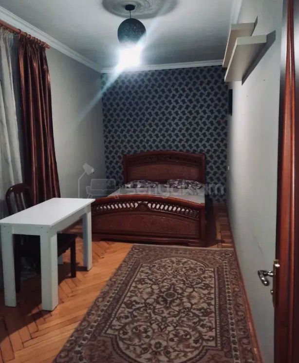3 Սենյականոց Բնակարան Քարե Շենքում, 74քմ, 4/4 հարկ, Կապիտալ Վերանորոգված, Կահավորված, Արևկող