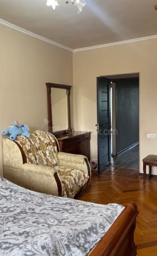 3 Սենյականոց Բնակարան Քարե Շենքում, 76քմ, 2/4 հարկ, Կապիտալ Վերանորոգված, Կահավորված, Արևկող