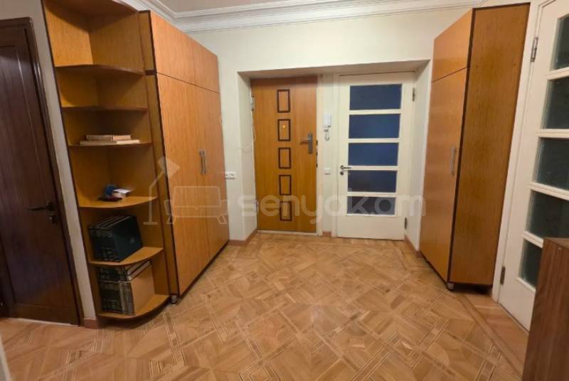 3 Սենյականոց Բնակարան Քարե Շենքում, 75քմ, 3/6 հարկ, Կապիտալ Վերանորոգված, Կահավորված, Արևկող
