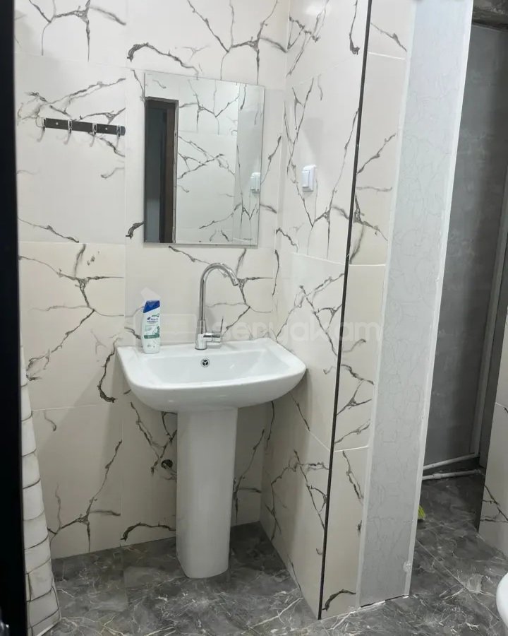 3 Սենյականոց Բնակարան, 93քմ, 2/9 հարկ, Կապիտալ Վերանորոգված, Կահավորված