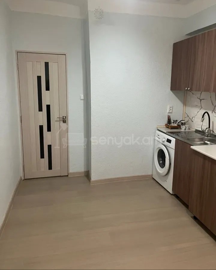 3 Սենյականոց Բնակարան, 93քմ, 2/9 հարկ, Կապիտալ Վերանորոգված, Կահավորված