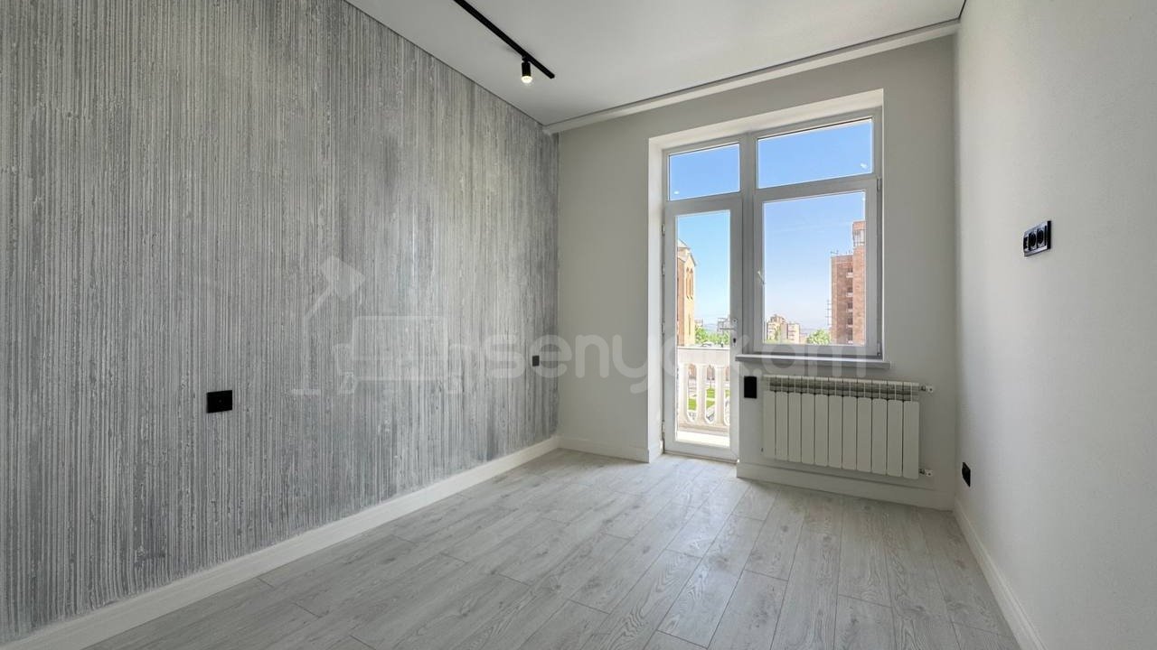 2 Սենյականոց Բնակարան Քարե Շենքում, 55քմ, 4/5 հարկ, Կապիտալ Վերանորոգված