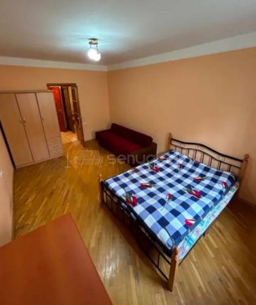 3 Սենյականոց Բնակարան Քարե Շենքում, 76քմ, 4/5 հարկ, Կապիտալ Վերանորոգված, Կահավորված, Արևկող