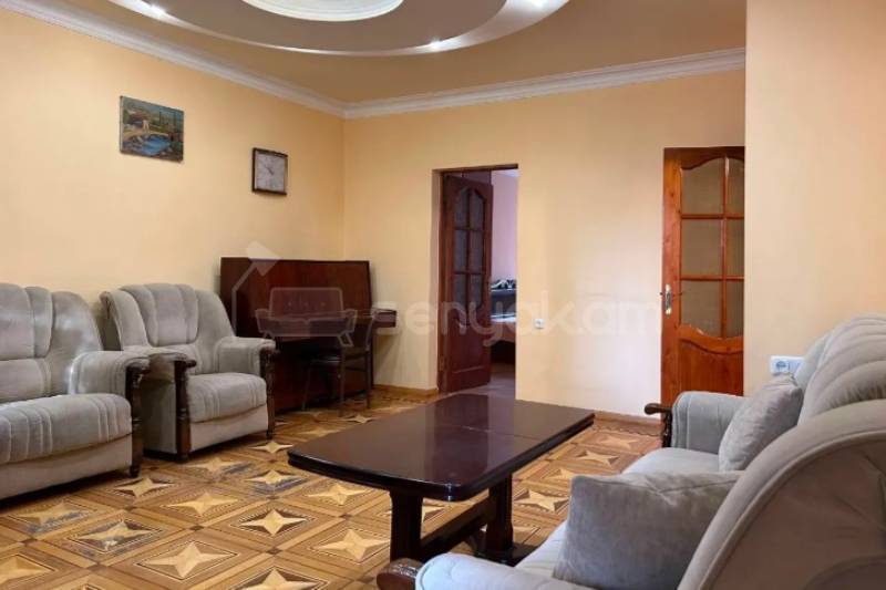 3 Սենյականոց Բնակարան Քարե Շենքում, 76քմ, 4/5 հարկ, Կապիտալ Վերանորոգված, Կահավորված, Արևկող