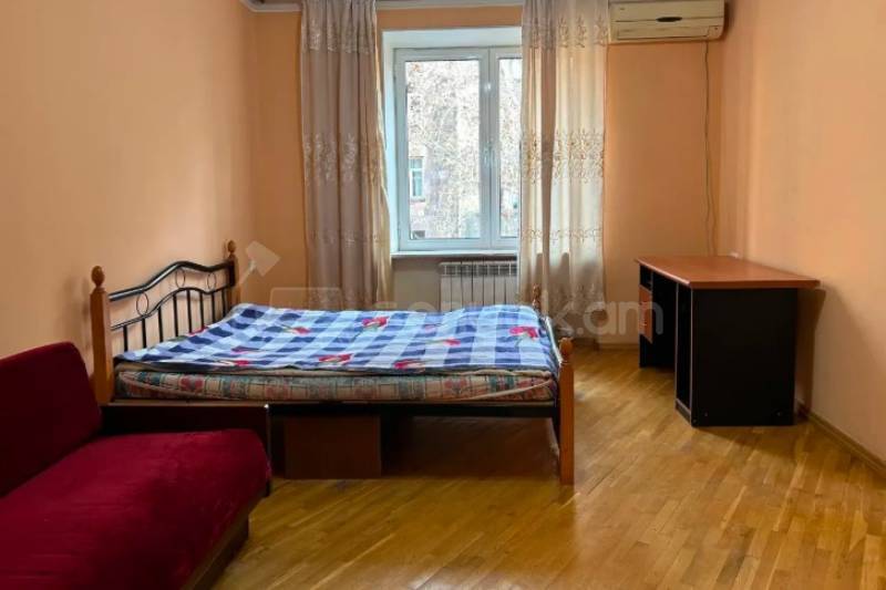 3 Սենյականոց Բնակարան Քարե Շենքում, 76քմ, 4/5 հարկ, Կապիտալ Վերանորոգված, Կահավորված, Արևկող