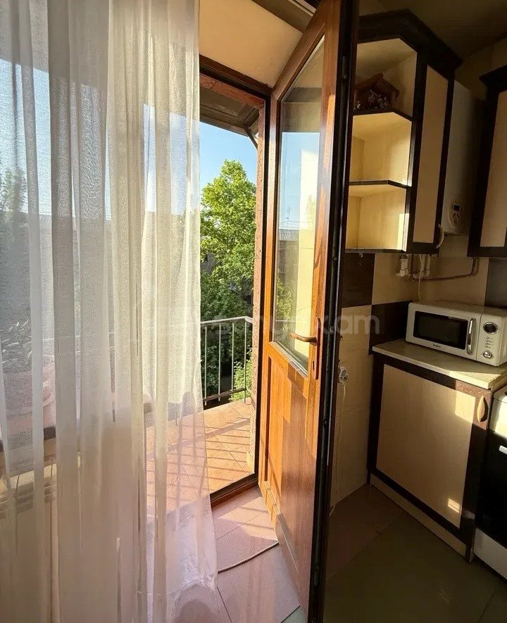 2 Սենյականոց Բնակարան Քարե Շենքում, 58քմ, 5/5 հարկ, Կոսմետիկ Վերանորոգված