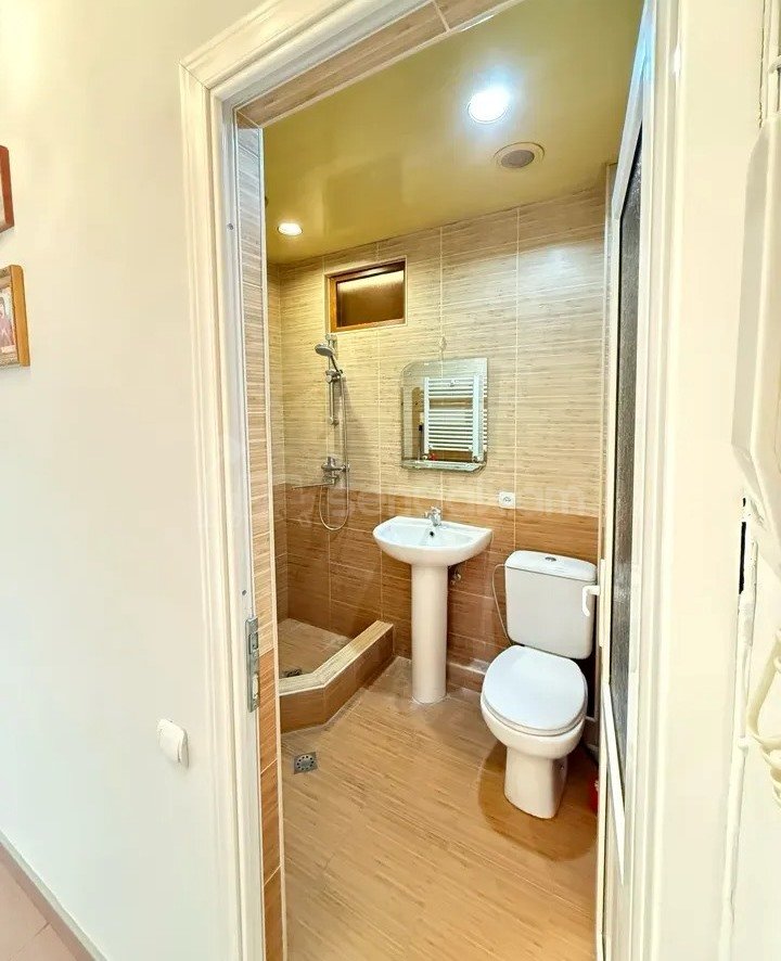 2 Սենյականոց Բնակարան Քարե Շենքում, 58քմ, 5/5 հարկ, Կոսմետիկ Վերանորոգված