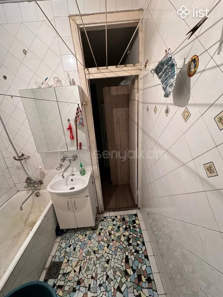 4 Սենյականոց Բնակարան Քարե Շենքում, 95քմ, 4/5 հարկ, Կոսմետիկ Վերանորոգված, Կահավորված, Արևկող